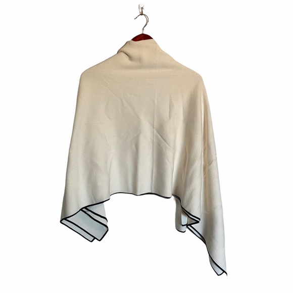 MM Lafleur The Angelou Shawl Contrast Ivory - Picture 7 of 8